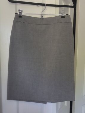 New York & Company Grey Pencil Skirt - Classic Workwear